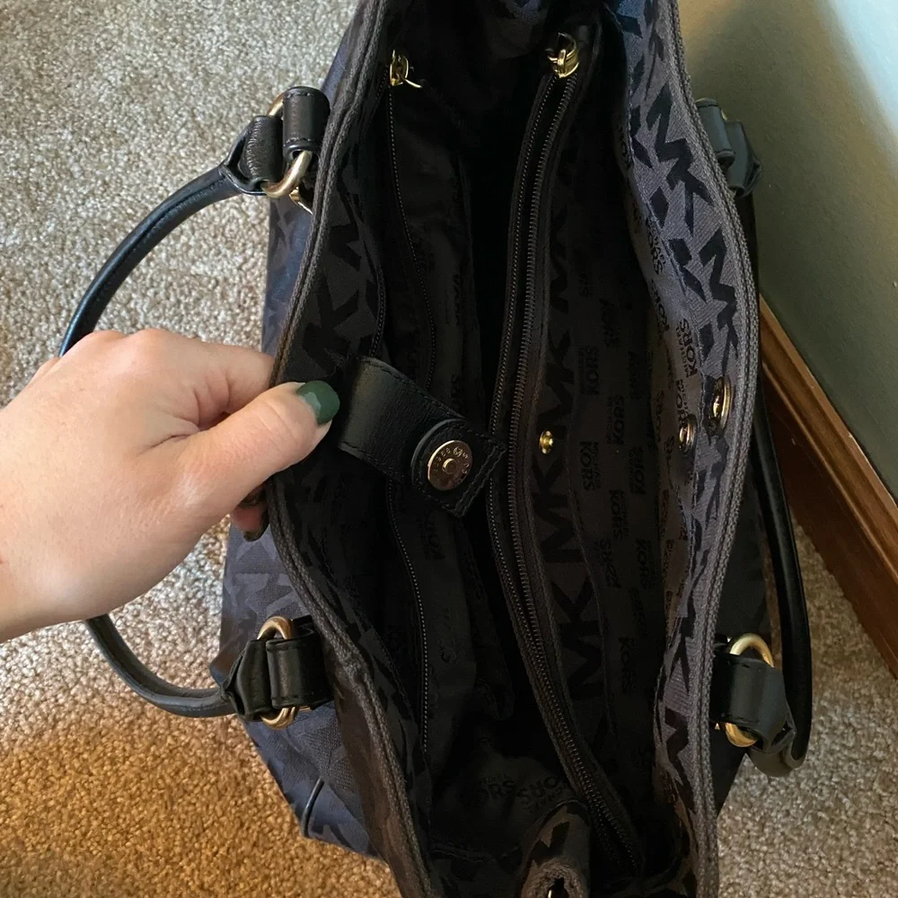 Michael Kors Shoulder Bag - Picture 3 of 4